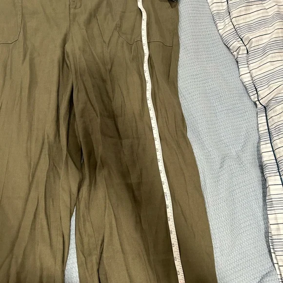 Phil & Lil's Just Like Us Book - Picture 7 of 9